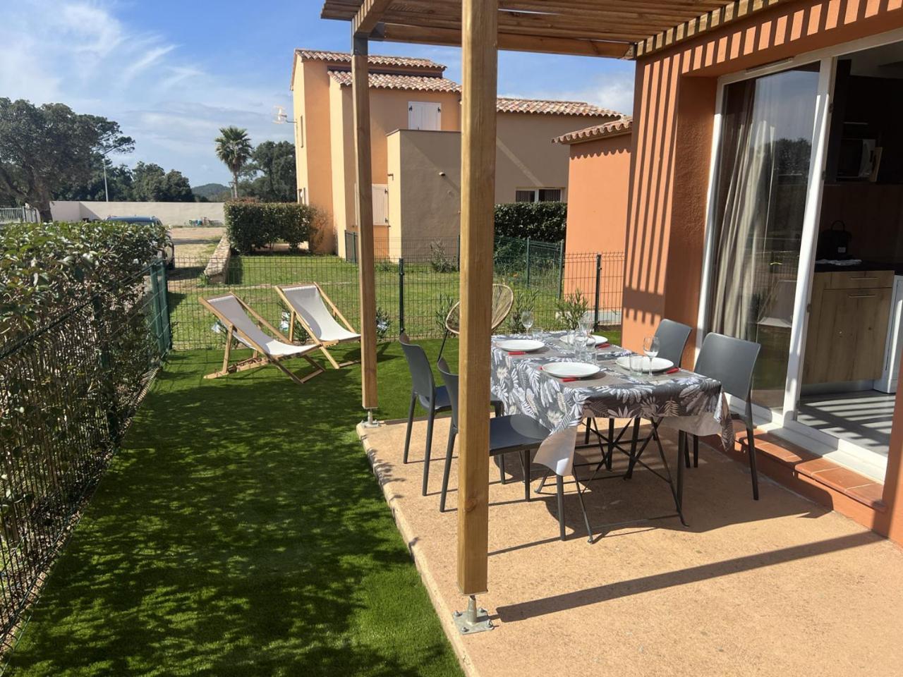 Mini Villa 4-6 Pers. Les Hameaux De Saint Cyprien Lecci Esterno foto